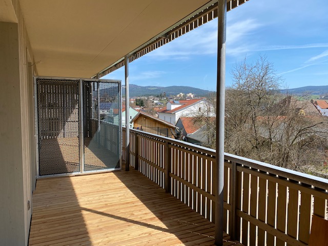 Neubau: 3-Zimmer-Wohnung zentrumsnah in Viechtach, mit EBK, großem Balkon, Carport